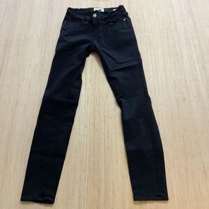 FRAME Le Skinny De Jeanne Jeans in Film Noir (Black) Size 27